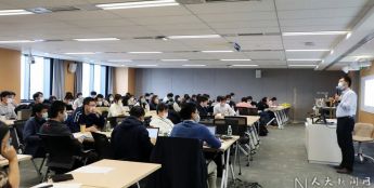 高瓴人工智能学院2021级本科生学术入门导师宣讲会举办