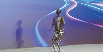 “天工”惊艳亮相，人形机器人距离生活还有多远？