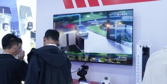 小豚当家年度旗舰鲸瞳Max亮相2025安博会