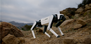 全球首款家庭智能体机器人！越疆Rover X1发布：7499元 支持安防、情感陪伴