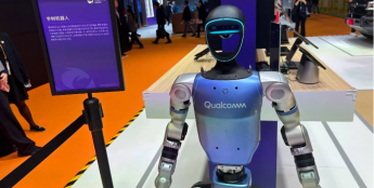 人工智能无处不在！AI PC、机器人、智能眼镜“吸睛”进博会