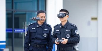 “无人机+警犬”织密平安守护网