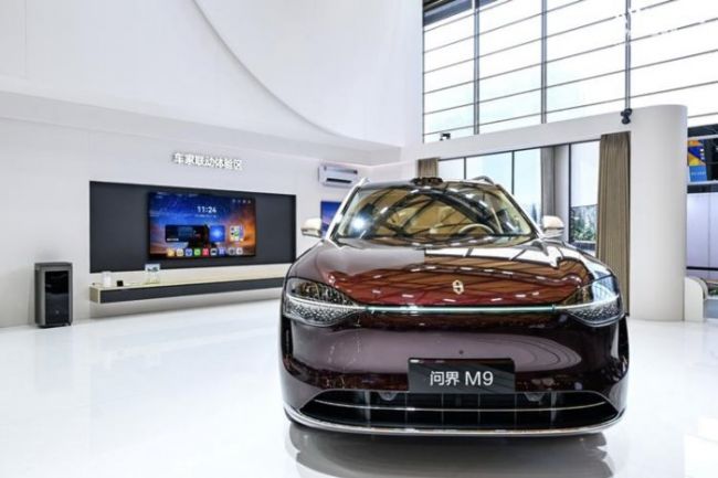 小豚当家携鲸瞳家族新品亮相华为AWE展台,解锁全场景人车家互联