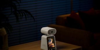 中兴智慧家庭发布首款带屏摄像头！有“屏”有“素”，安防更有数